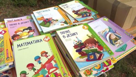 Grad Subotica obezbedio besplatne udžbenike za osnovce u 20 škola