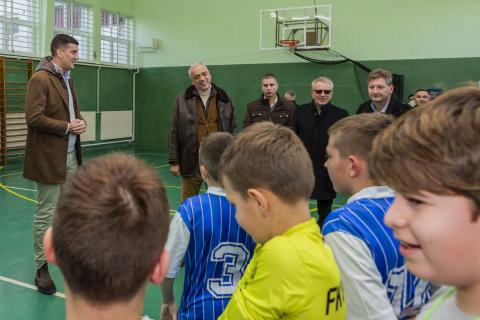 Dodeljena sportska oprema fudbalskim klubovima Bikovo i Udarnik