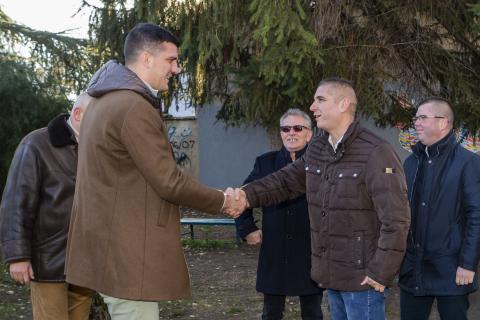 Dodeljena sportska oprema fudbalskim klubovima Bikovo i Udarnik
